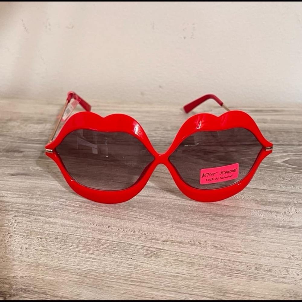 Betsey Johnson Lots of Lips Red Sunglasses NWT